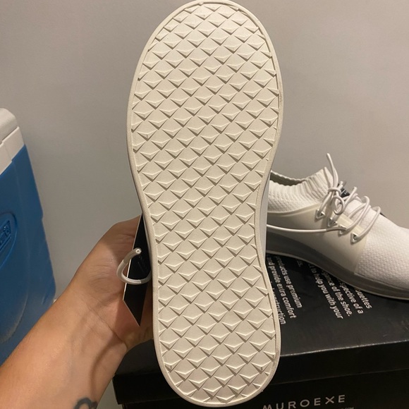 NWT white shoes - Picture 3 of 5